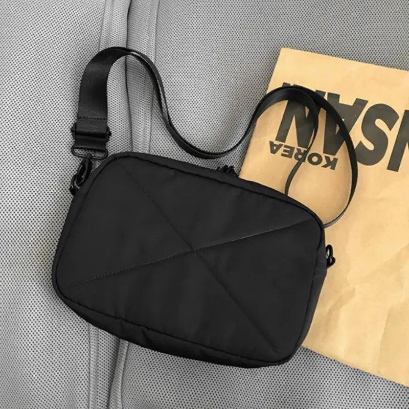 Bolsa Mensageiro de Nylon: Estilo e Praticidade